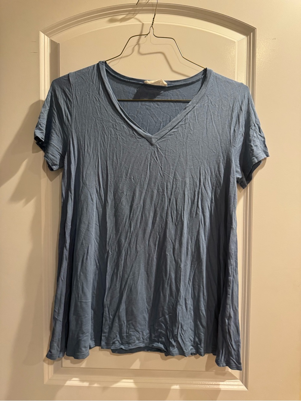 Peach Love California V-Neck Short Sleeve Tee in Dusty Blue